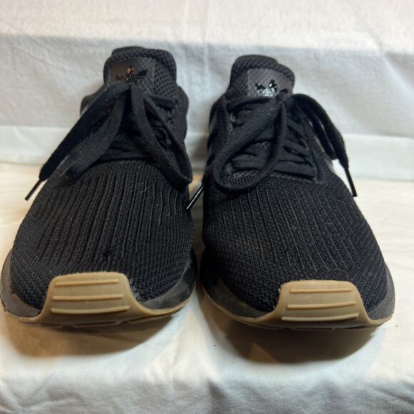 Adidas Swift Run Black Gum Running Training, size 10.5 main image 10